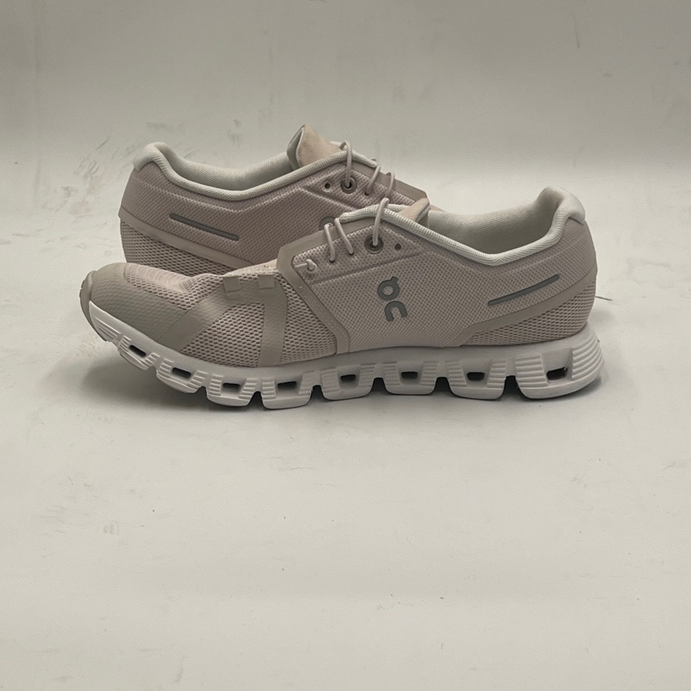 On Running Woman’s Beige Running Shoes - Picture 5 of 7